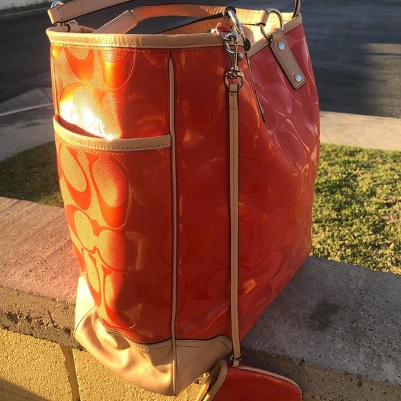 Classic Coach Woman’s bag, ORIGINAL! - Picture 2 of 5